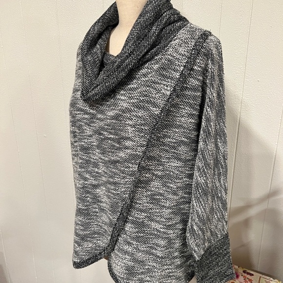 3/$25 Sale🎈Calvin Klein performance crossover top - Picture 5 of 11